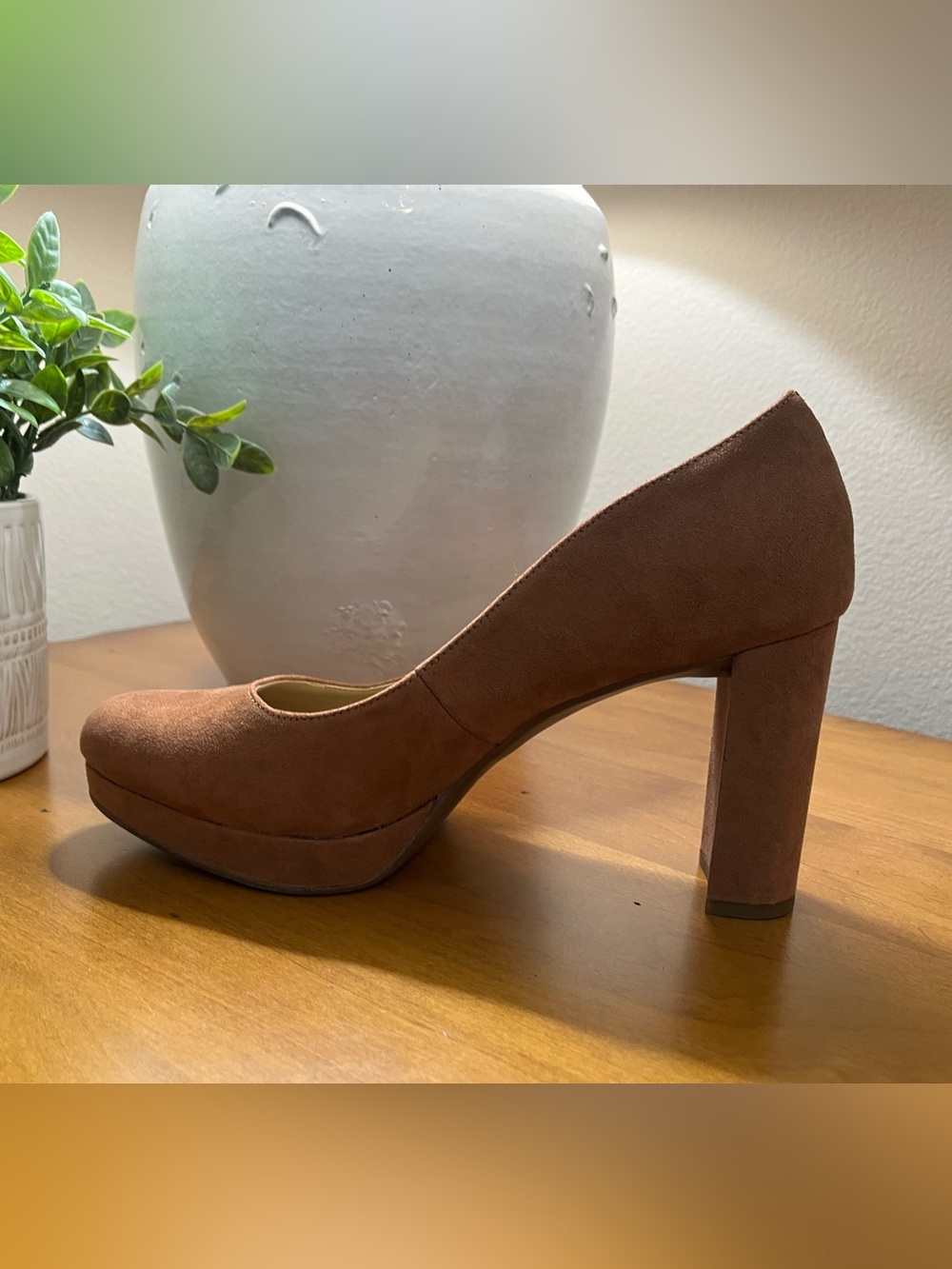 Naturalizer Berlin Platform Pump in Cognac Brown Faux Suede β’ Size 8.5 β’ EUC - Picture 6 of 12